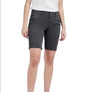 𝅺MARMOT KODACHROME SHORT.
WOMEN'S size 6